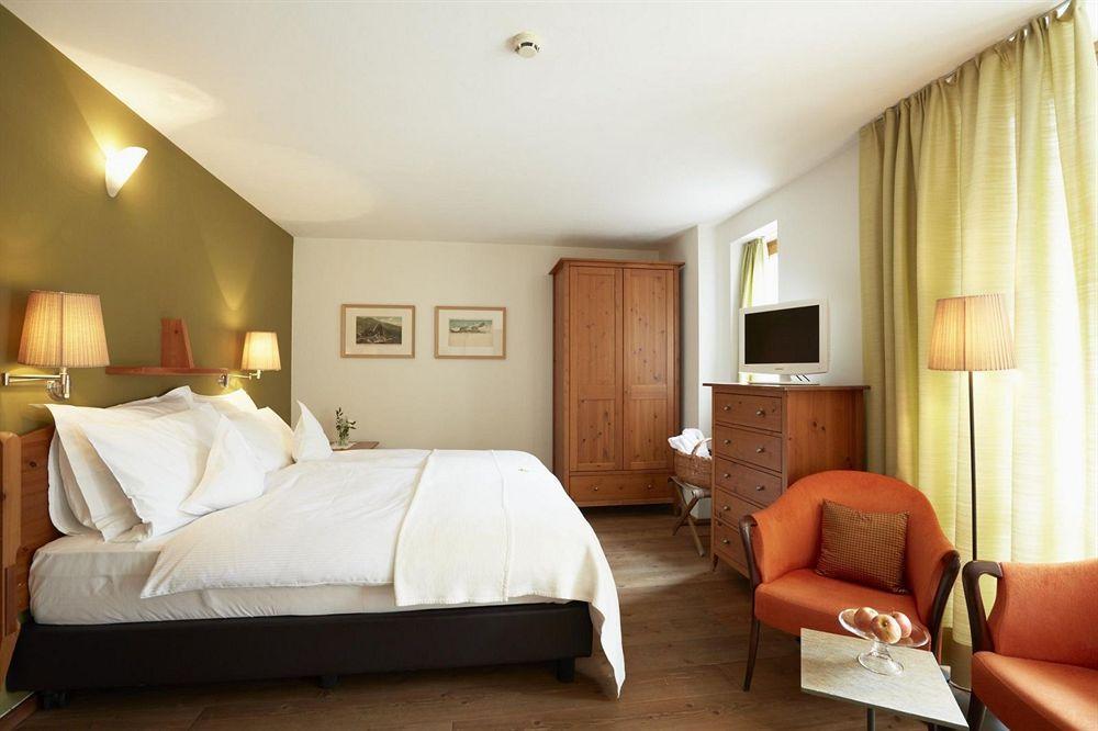 Goldene Rose Karthaus Hotel เซนาเลส ภายนอก รูปภาพ