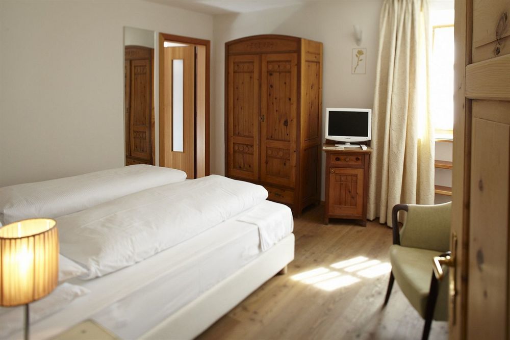 Goldene Rose Karthaus Hotel เซนาเลส ภายนอก รูปภาพ