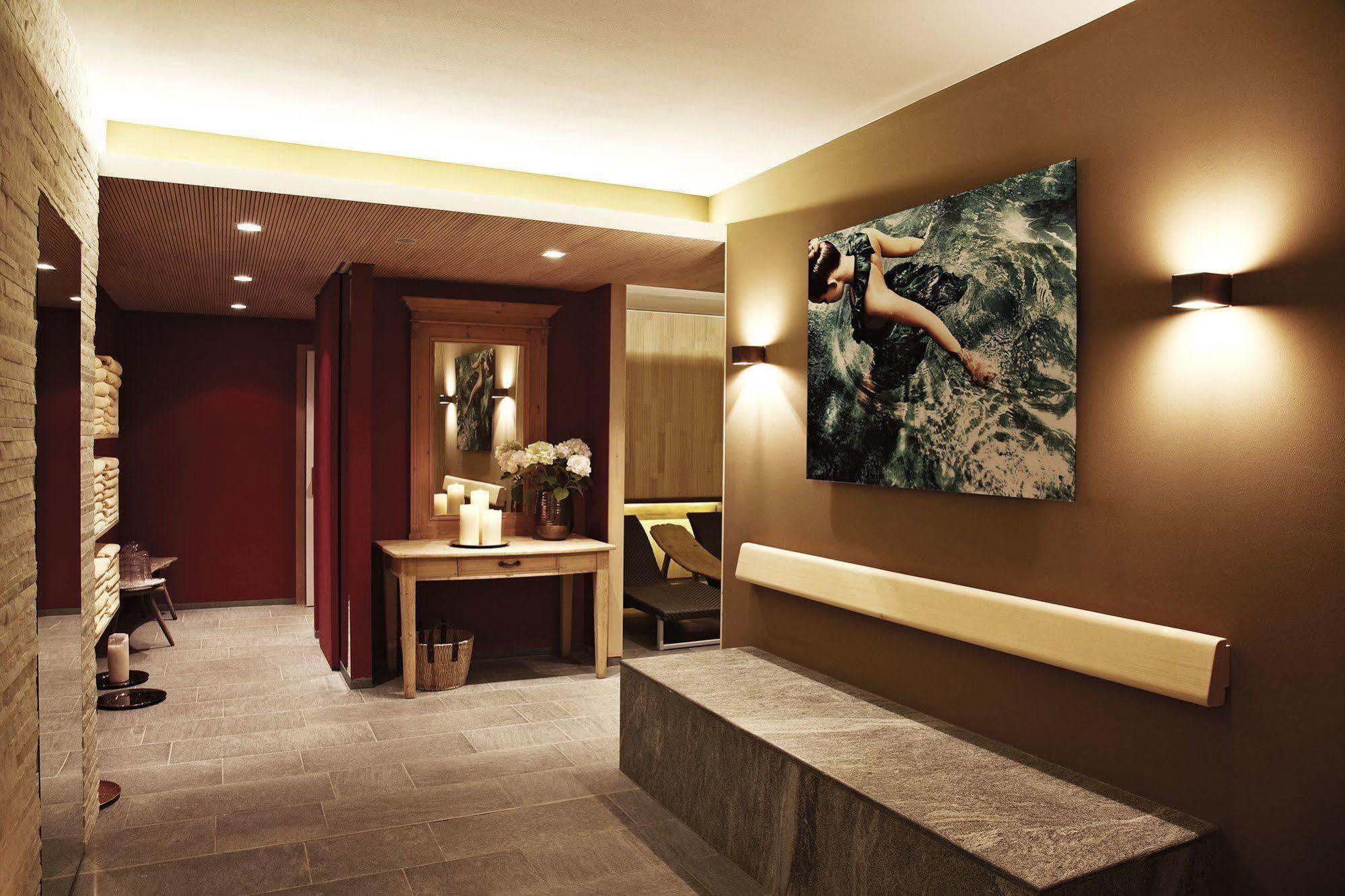 Goldene Rose Karthaus A Member Of Small Luxury Hotels Of The World เซนาเลส ภายนอก รูปภาพ